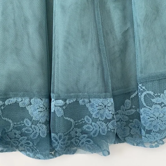 Weisman Two piece crop top and skirt - Picture 4 of 11